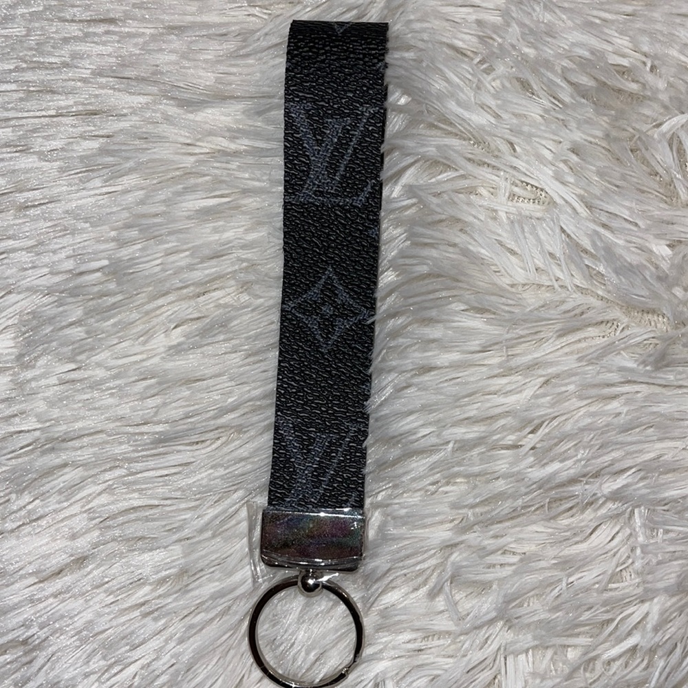 Keychain for wrist